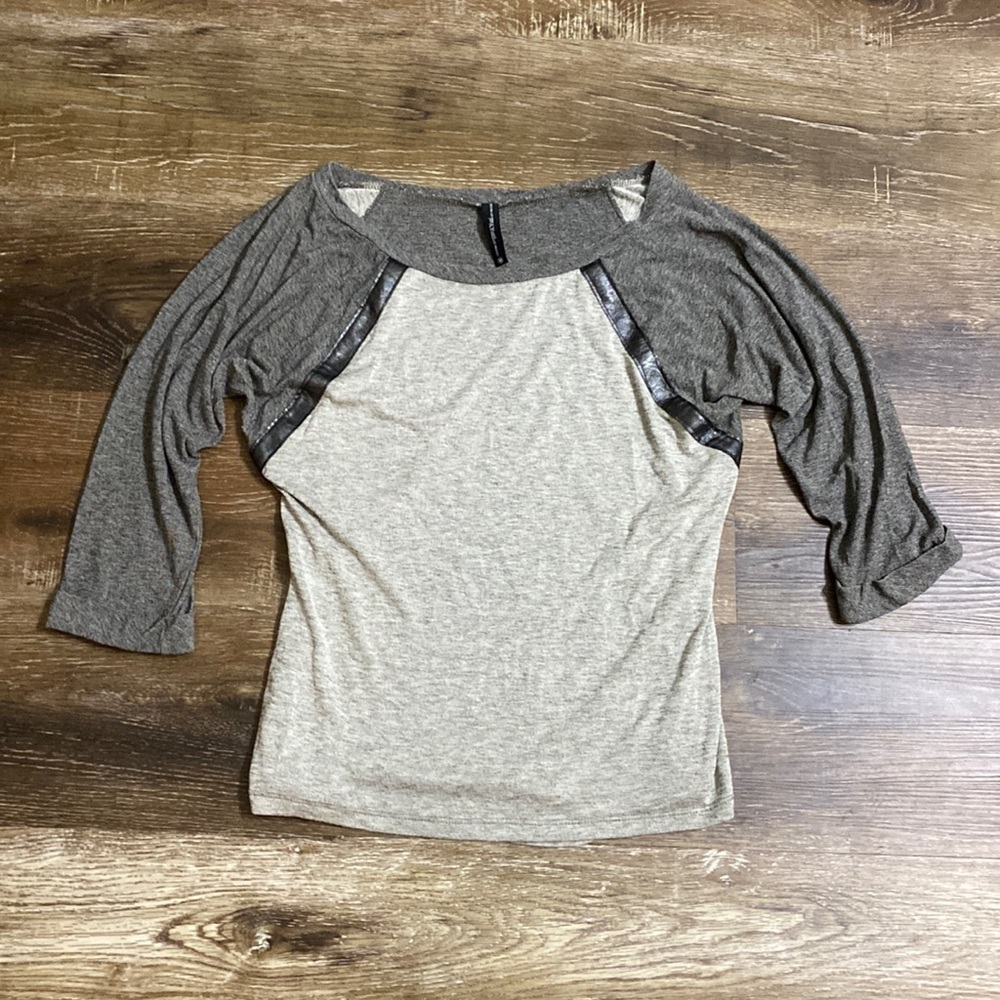 Yuni swoop neck Top